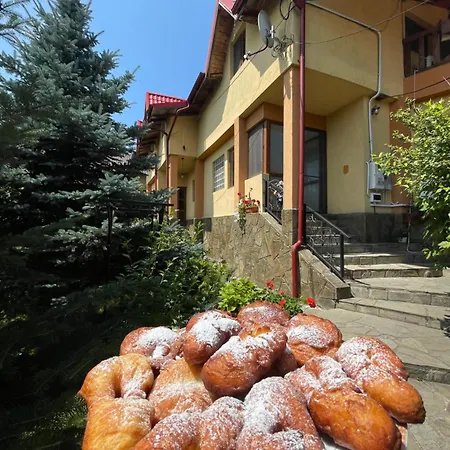 Bed & Breakfast Pensiunea Portas 3*